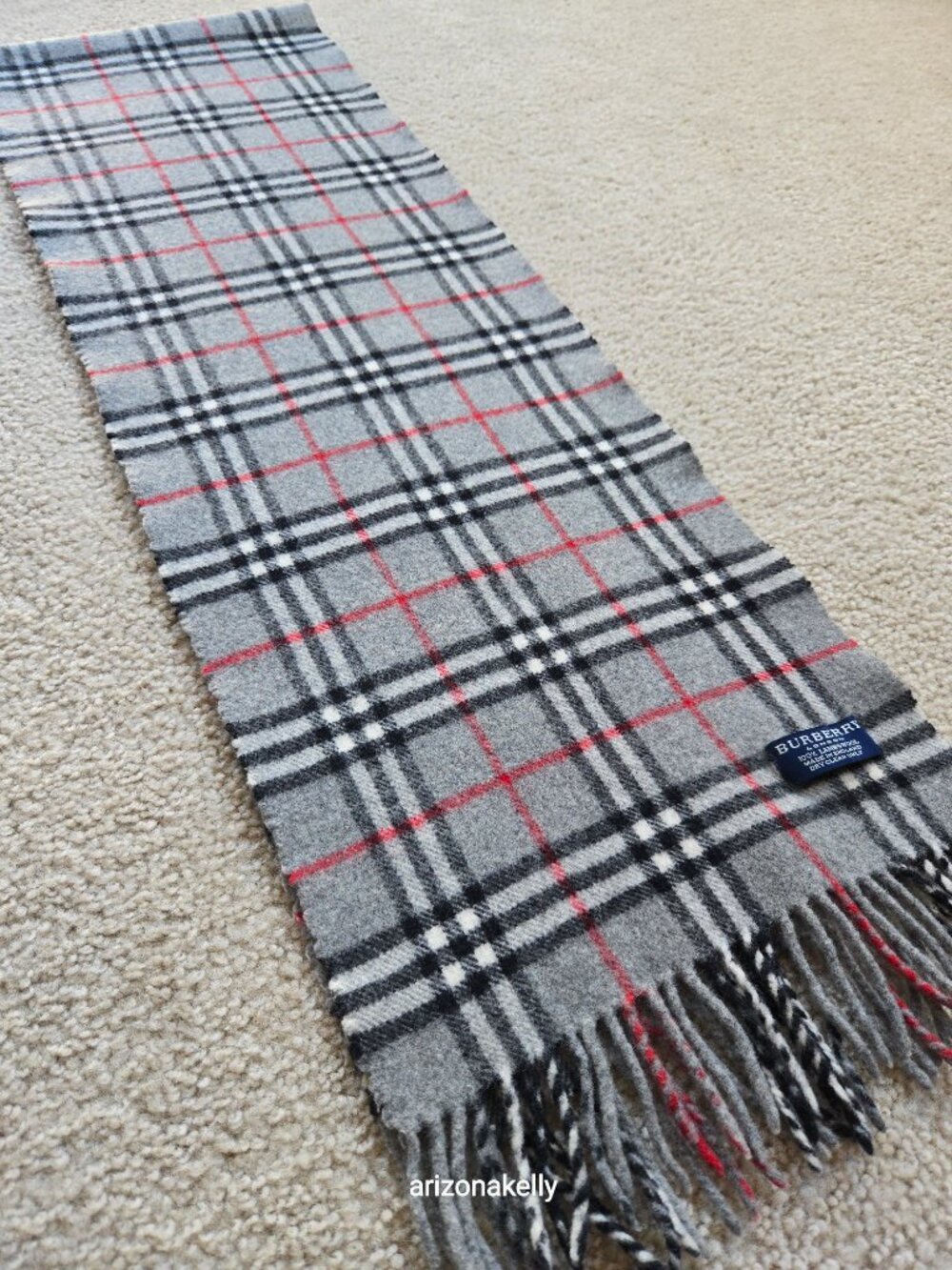 Burberry Nova Check Lambswool Scarf Grey SMALL HOLE - Picture 9 of 11